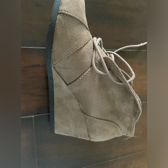 wedge booties. suade material - Picture 6 of 6